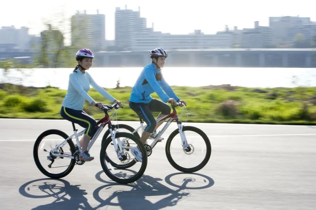 你可以试试！这个新职业一圈就能赚500元，如果一年能赚20万！