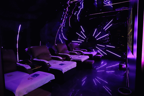 青色网站是什么（揭秘利用法律漏洞来钱快的捞偏门生意）