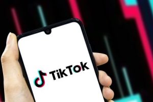 抖音怎么涨粉比较快（抖音快速涨粉最有效的方法）