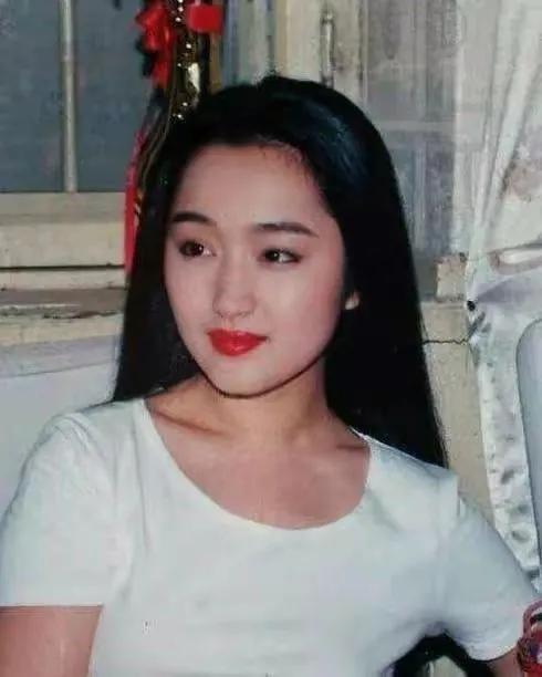 赖文峰现在是什么情况,和杨钰莹同居三年后分手,如今在乡下艰难度日