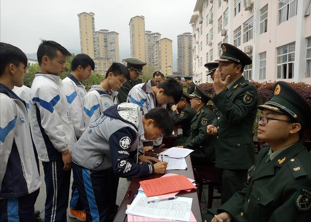 2年义务兵退伍能拿多少钱,2022年部队退伍费标准