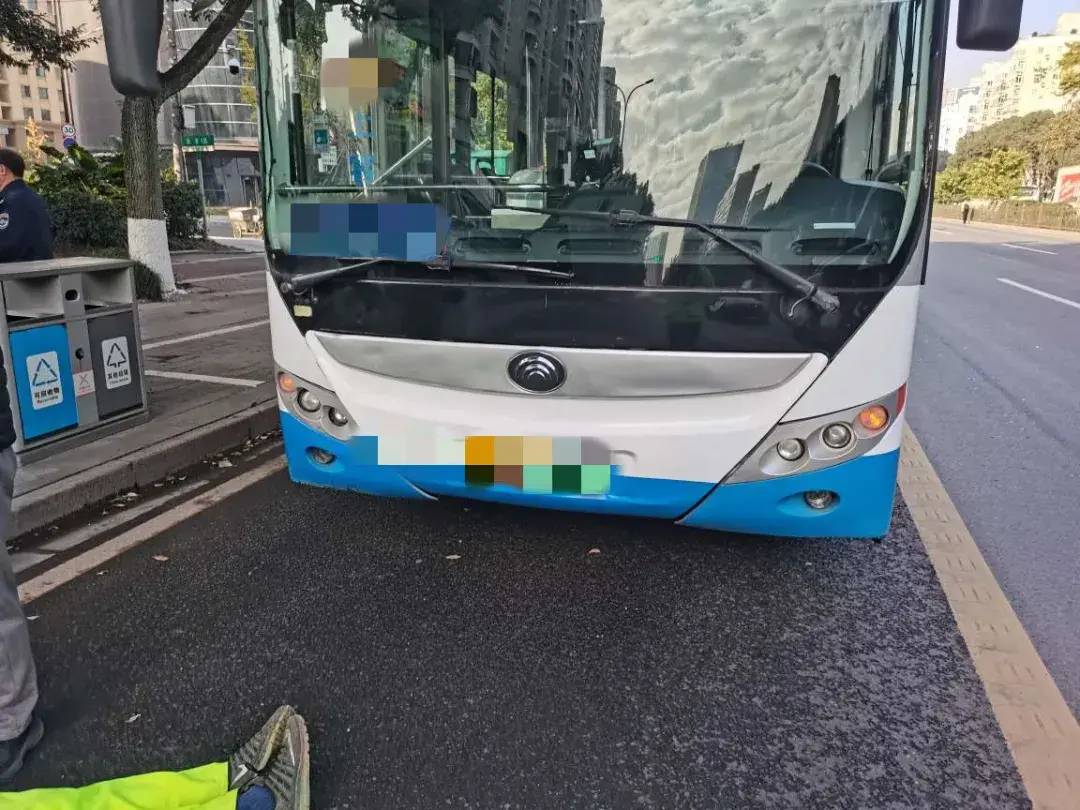 行人横穿马路被撞责任怎么认定，2022年新交规详细规定