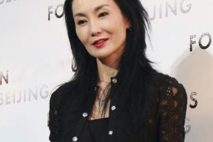 张曼玉凑鬼天后是什么梗（张曼玉暴瘦的有点怪像是吸毒导致）