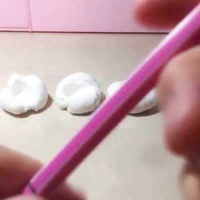 玩r头的100种方式图解(如何吃到自己的咪头)