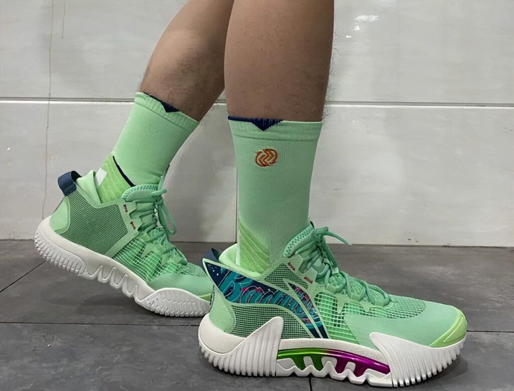 性价比高的篮球鞋 性价比高的篮球鞋