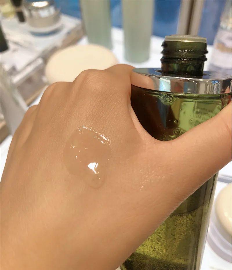 海蓝之谜精粹水好用吗(LaMer精萃水的作用和功效) 海蓝之谜精粹水好用吗(LaMer精萃水的作用和功效)